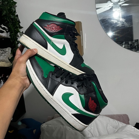 Air Jordan 1 Mid 'Pine Green' - Picture 4 of 7